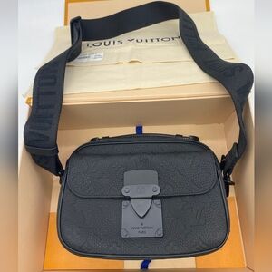 SOLD!!Louis Vuitton S Lock Messenger Crossbody Black Taurillon Leather